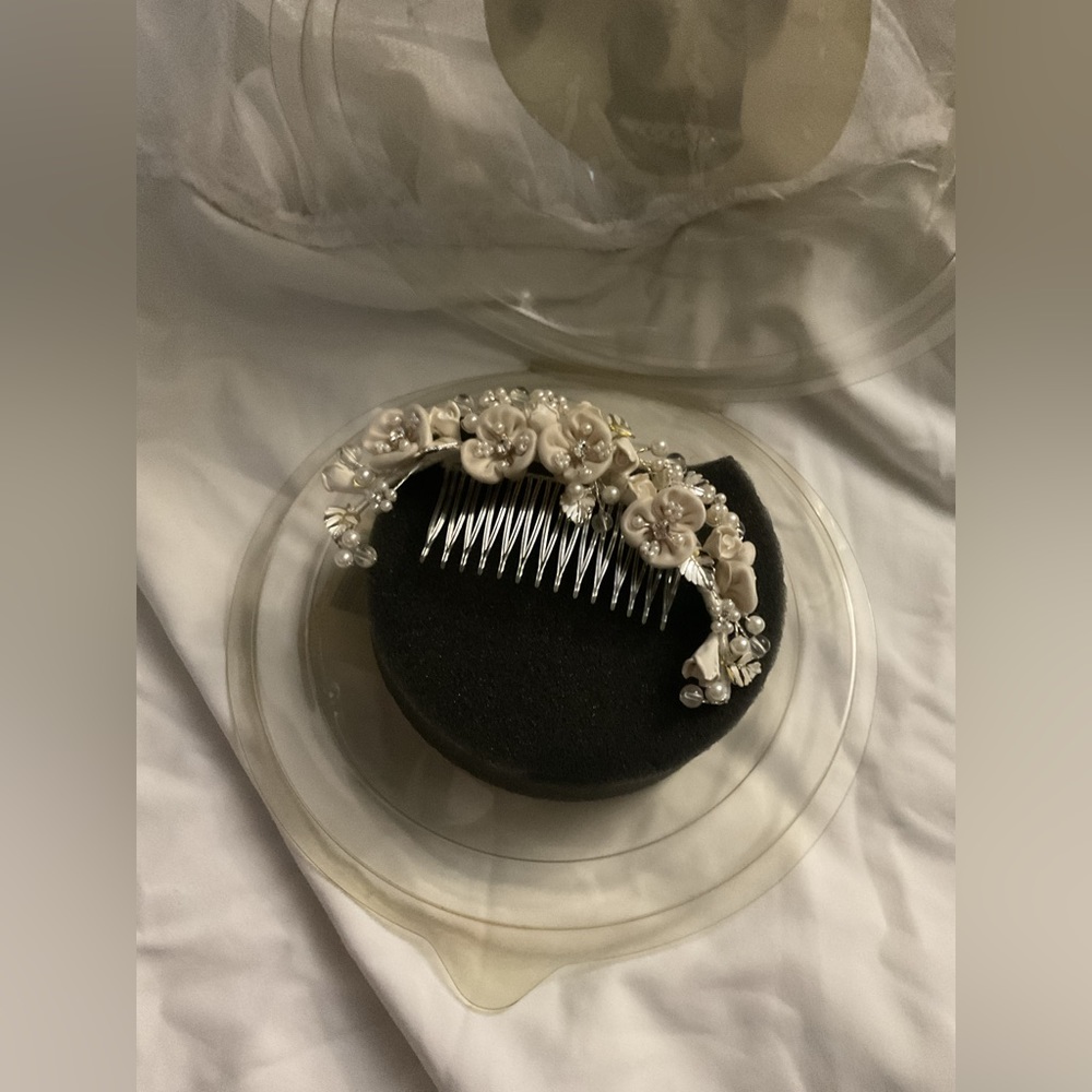 A decorative hair comb.
